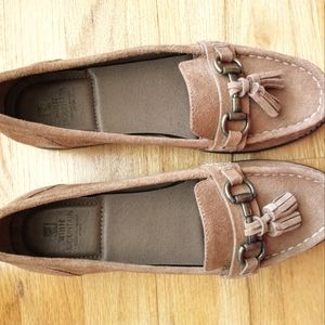 White mountain brown suede moccasin